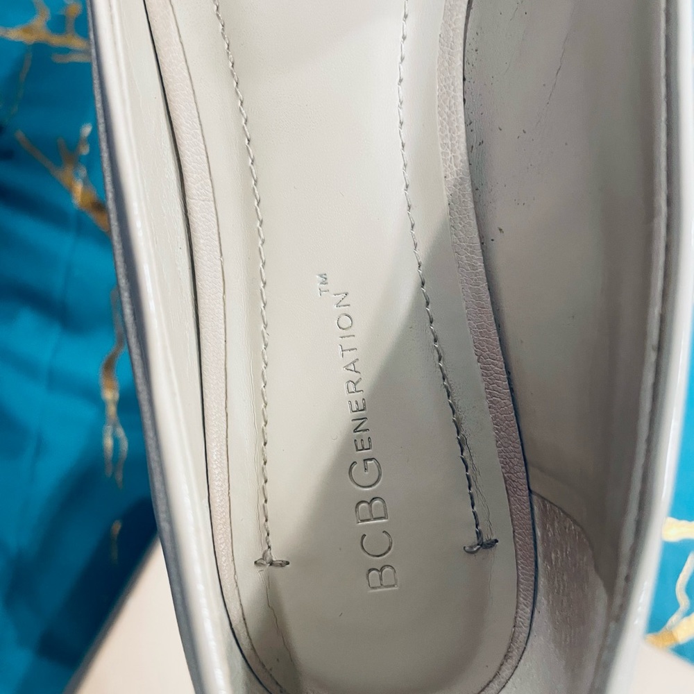 BCBGeneration LIKE NEW flats size 9 - Picture 11 of 14